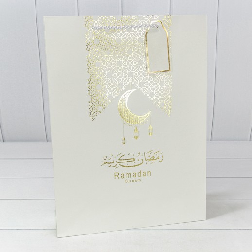 Пакет подарочный с тиснением "Ramadan" (272) 31*42*12 210г Белый 1/20 1/80 Арт: 000272A