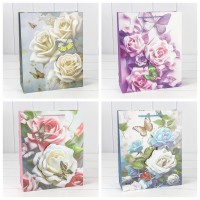 Пакет подарочный с 3D аппликацией "Розы и бабочки" (микс 250) 26*32*10 210г 1/20 1/240 Арт: 000250C